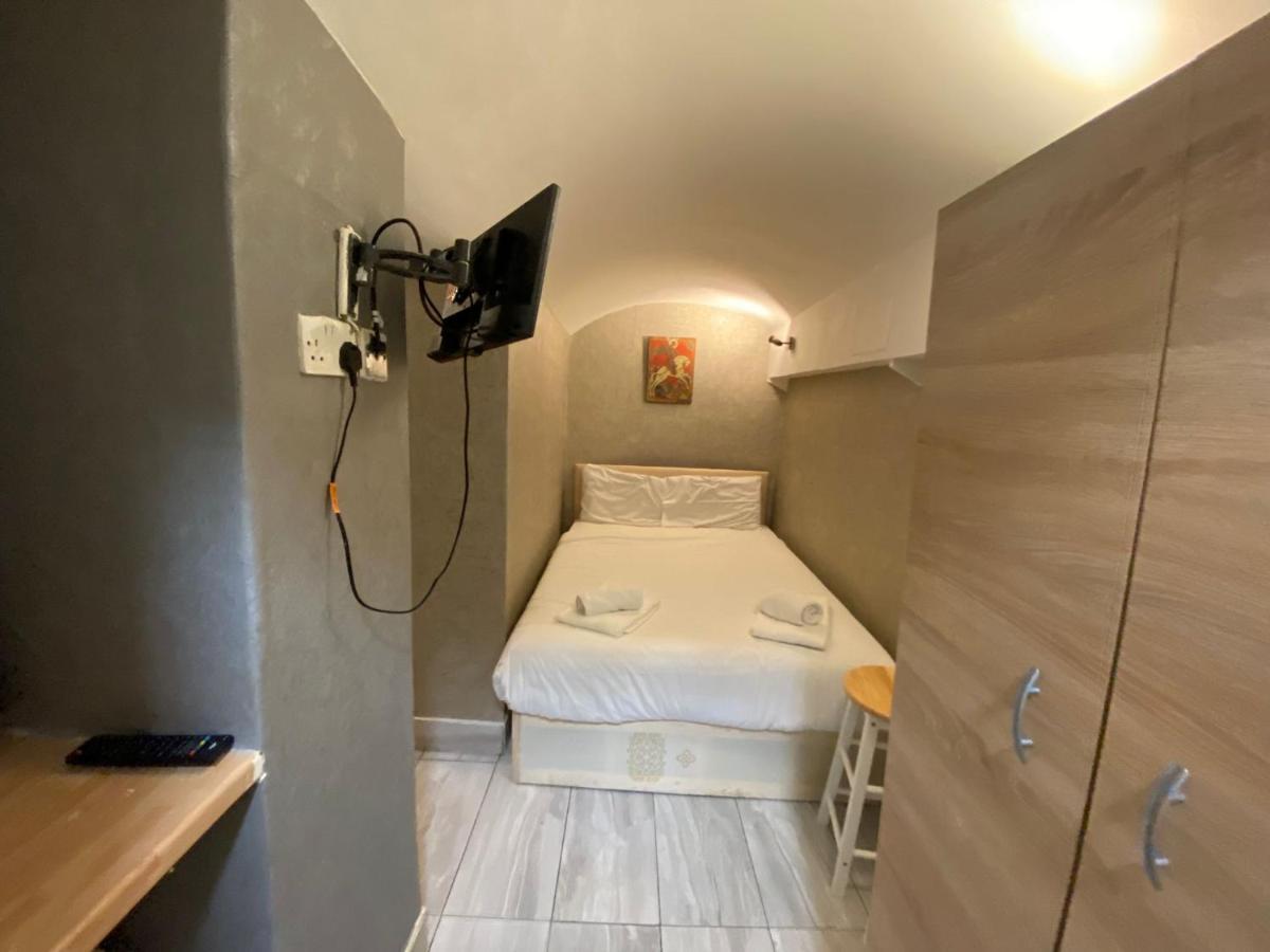 F24- Basement Single Studio Near Paddington Apartment London Exterior photo